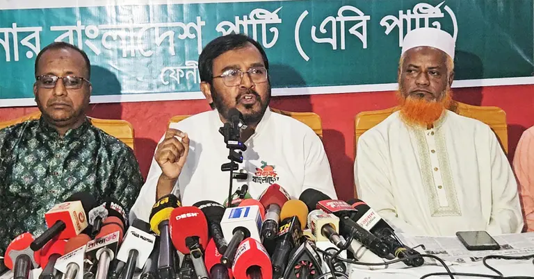 কথা বলেছেন মুজিবুর রহমান মঞ্জু